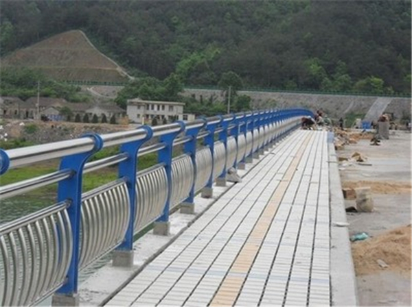 吉安不锈钢桥梁护栏是一种什么材质的护栏